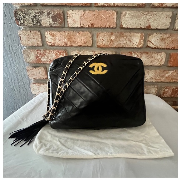 Authentic Vintage Chanel Black Leather Women Shoulder Handbag - Picture 11 of 14